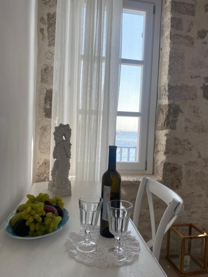 Halki Sea Breeze - A Waterfront Villa Экстерьер фото
